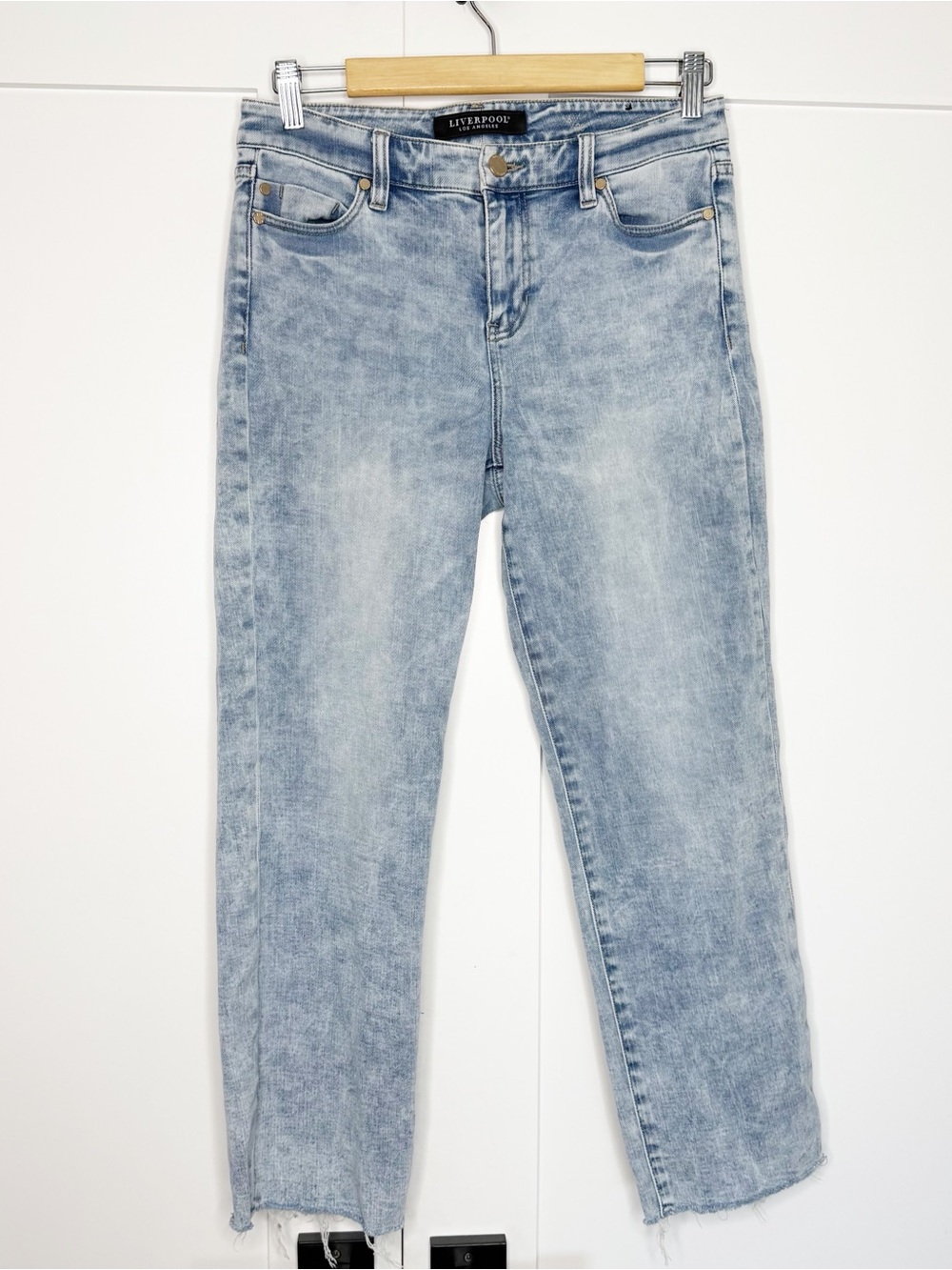 LIVERPOOL Los Angeles Jeans 6 acid wash fray hem straight leg skinny mid rise